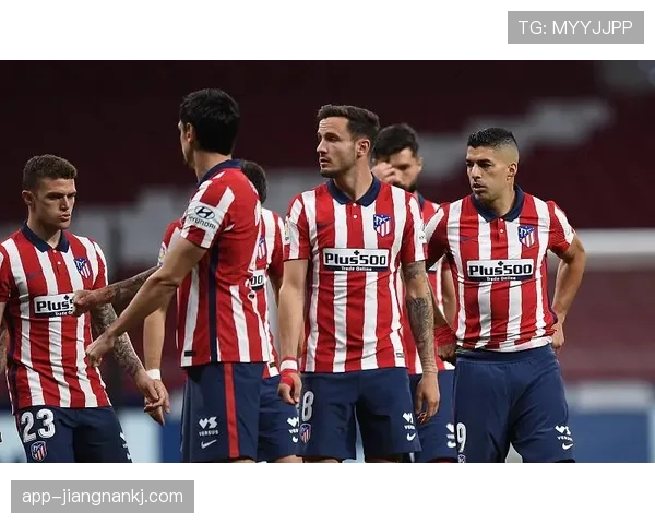 德里克·怀特挡拆制造多次突破，提升球队关键时刻得分效率