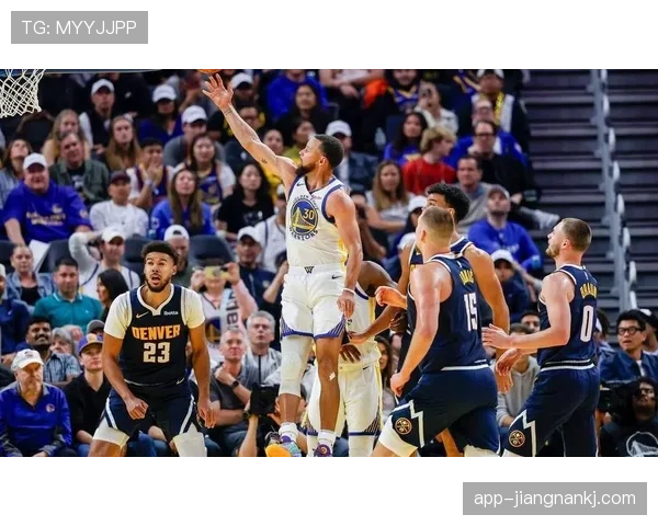 格林挡拆为库里制造空间比上季传球更高效