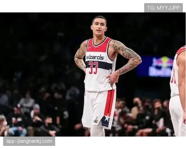 库兹马突破拉开空间提升效率，助力球队进攻多样化