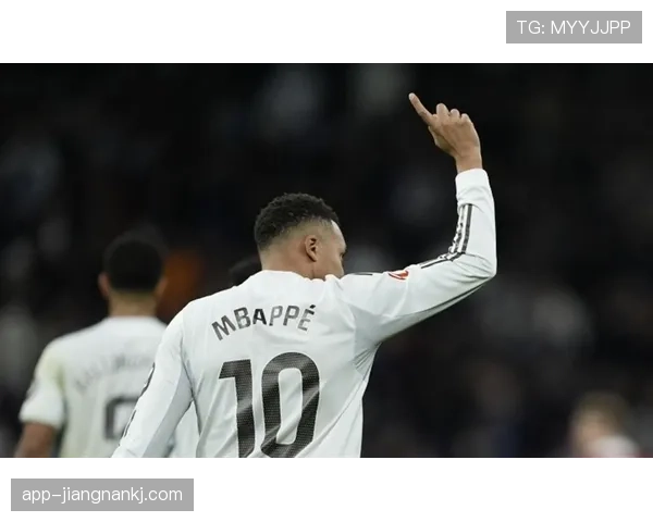 皇马陷入争冠危机，新老交替暴露致命战术短板！